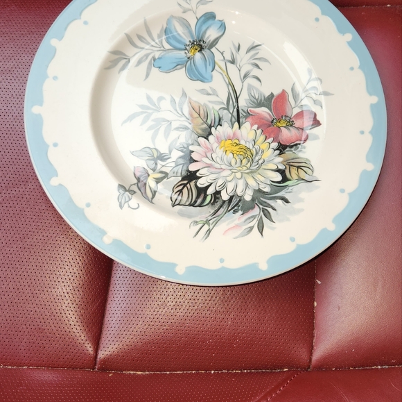 Clarice Cliff Floral Plate - Picture 1 of 5